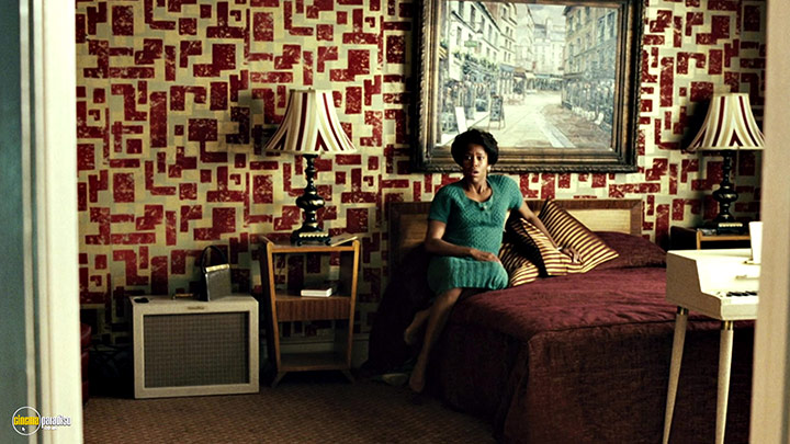 A still #25 from Ray (2004) With Regina King