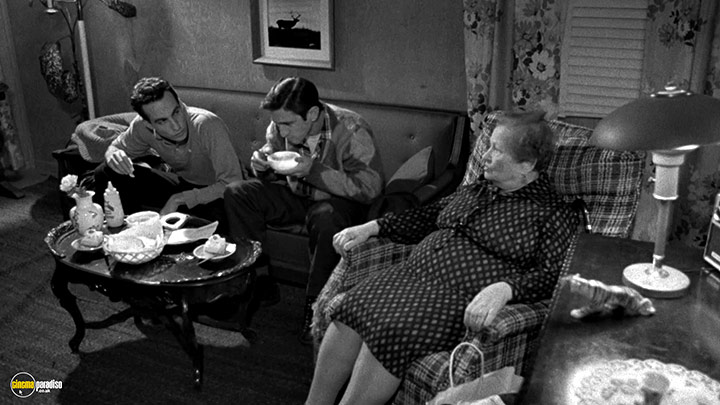 A still #18 from Stranger Than Paradise (1984)