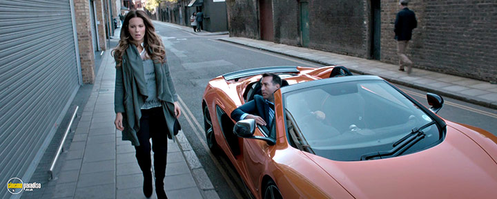 A still #22 from Absolutely Anything (2015) With Kate Beckinsale And Rob Riggle