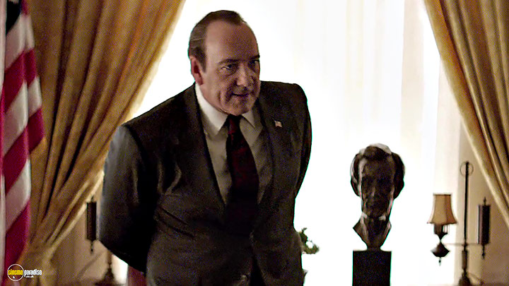 A still #10 from Elvis and Nixon (2016)