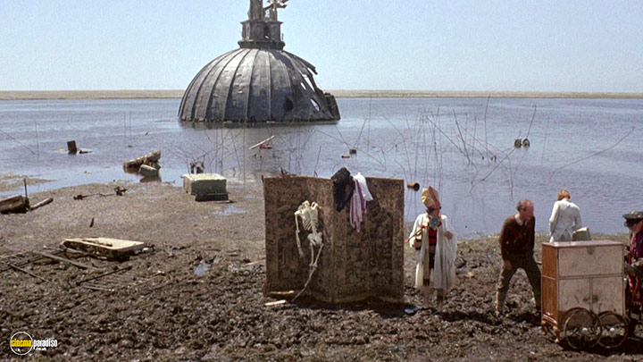 A still #14 from The Bed Sitting Room (1969)