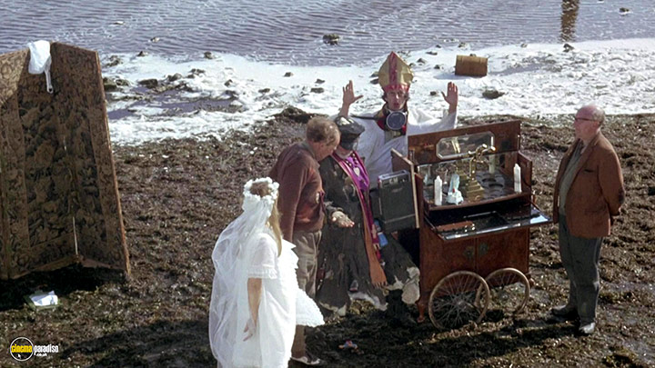 A still #12 from The Bed Sitting Room (1969)