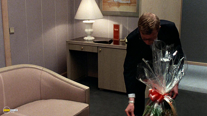 A still #32 from Frantic (1988)