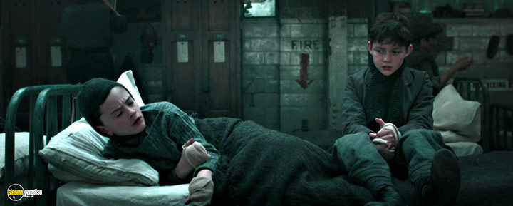 A still #5 from Pan (2015) With Levi Miller And Lewis MacDougall
