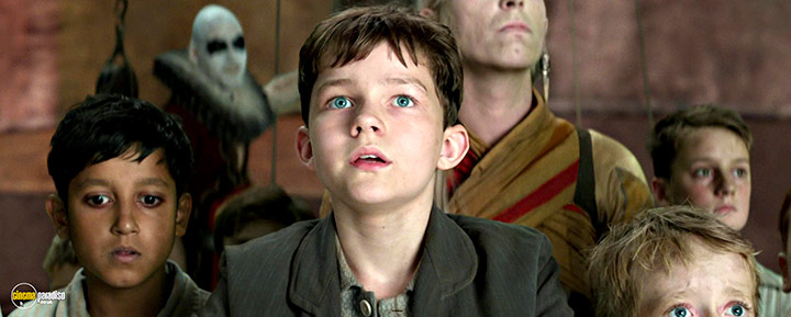 A still #9 from Pan (2015) With Levi Miller