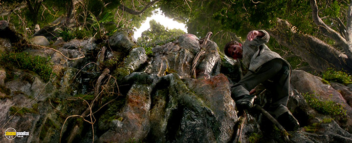 A still #31 from Pan (2015) With Levi Miller
