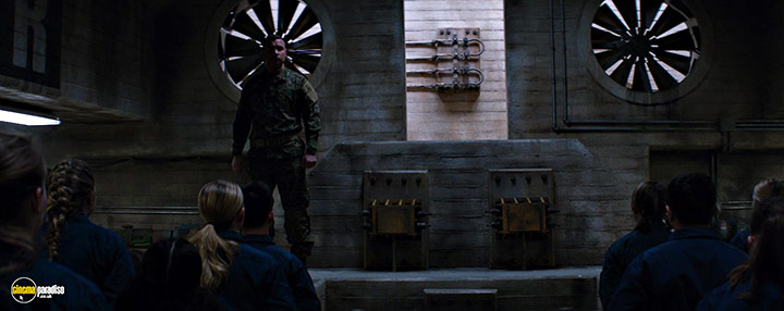 A still #12 from The 5th Wave (2016) With Liev Schreiber