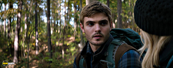 A still #5 from The 5th Wave (2016) With Matthew Zuk
