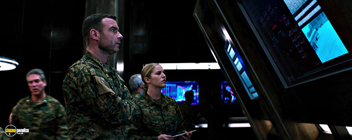 A still #42 from The 5th Wave (2016) With Liev Schreiber