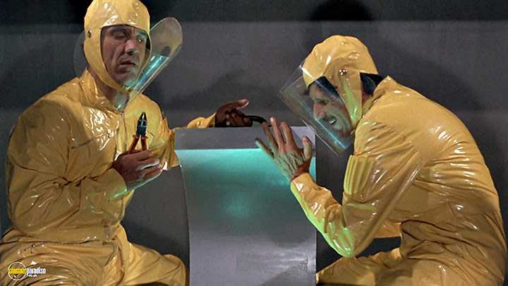 A still #9 from Dr. Goldfoot and the Girl Bombs (1966)