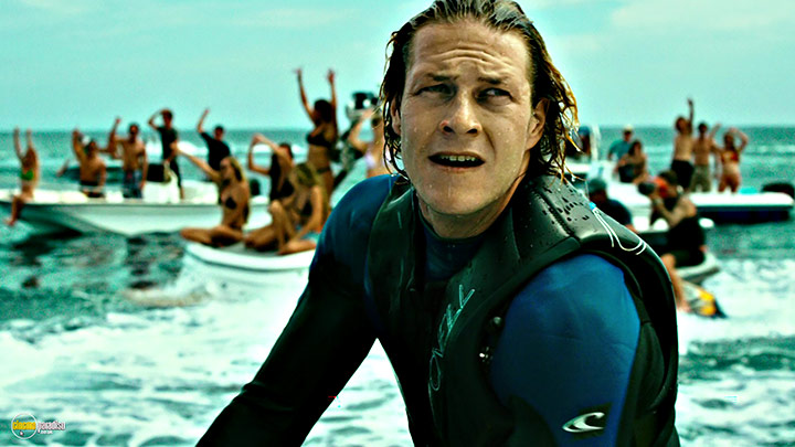 A still #123 from Point Break (2015) With Luke Bracey