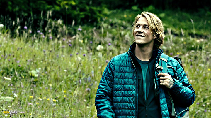 A still #82 from Point Break (2015) With Luke Bracey