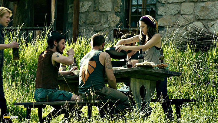 A still #113 from Point Break (2015) With Teresa Palmer