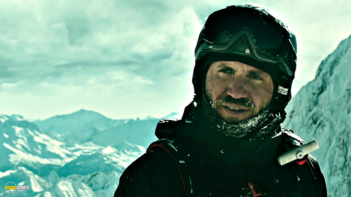 A still #77 from Point Break (2015)
