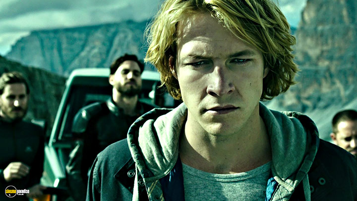 A still #107 from Point Break (2015) With Luke Bracey