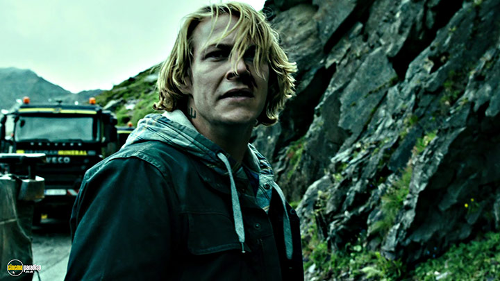 A still #106 from Point Break (2015) With Luke Bracey