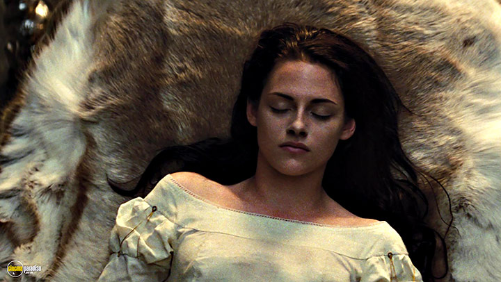 A still #5 from Snow White and the Huntsman: Extended Edition (2012) With Kristen Stewart