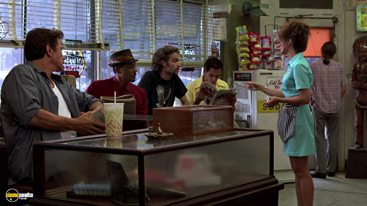 A still #24 from Blue in the Face (1995)