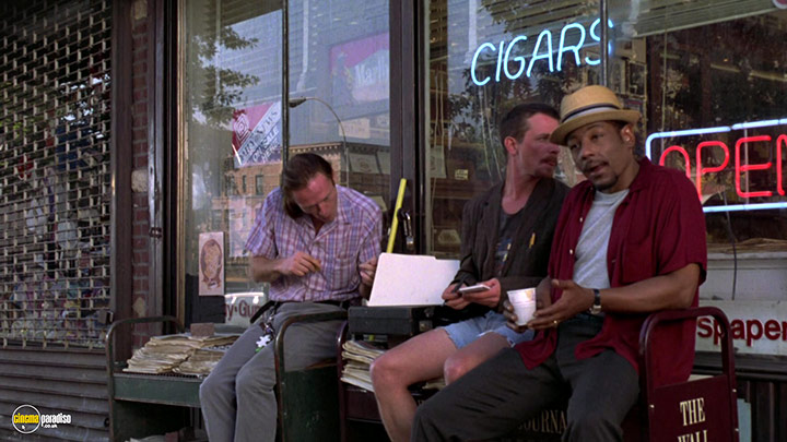 A still #16 from Blue in the Face (1995)