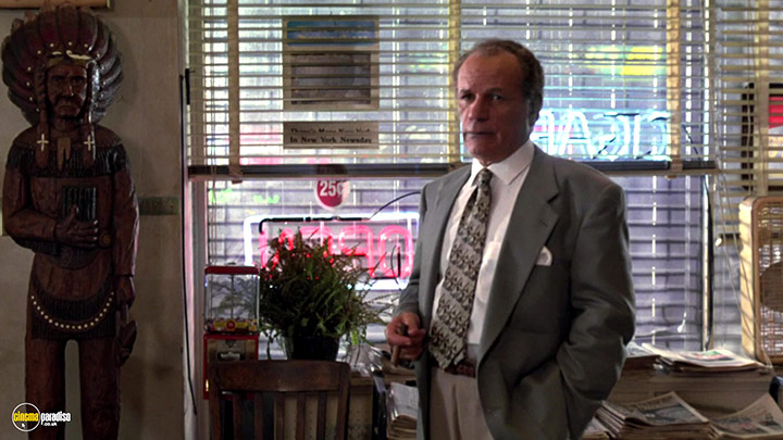 A still #7 from Blue in the Face (1995)