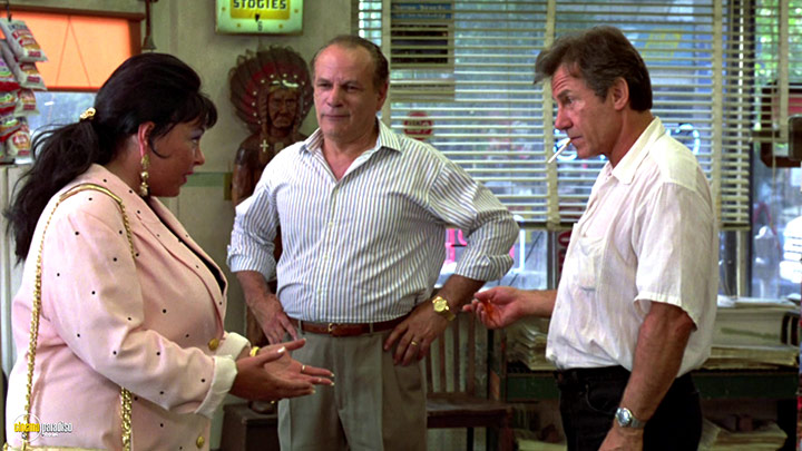 A still #14 from Blue in the Face (1995)