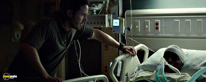 A still #10 from Triple 9 (2016) With Casey Affleck
