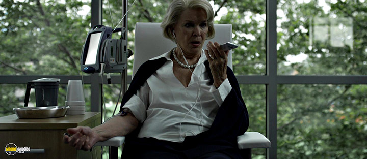 A still #41 from House of Cards: Series 4 (2016) With Ellen Burstyn