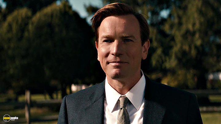 A still #1 from American Pastoral (2016)