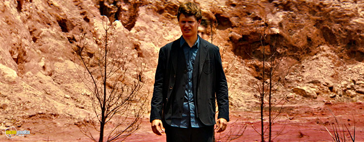 A still #38 from Allegiant (2016) With Ansel Elgort