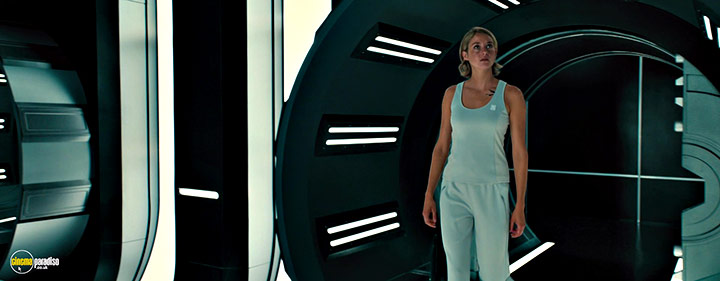 A still #9 from Allegiant (2016) With Shailene Woodley