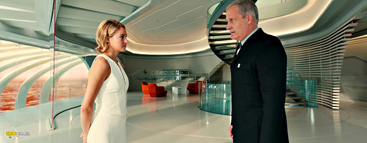 A still #32 from Allegiant (2016) With Jeff Daniels And Shailene Woodley