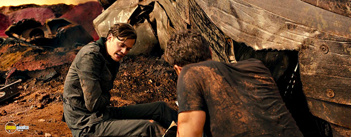 A still #22 from Allegiant (2016) With Bill Skarsgård