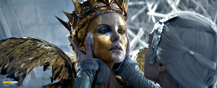A still #14 from The Huntsman: Winter's War (2016) With Charlize Theron