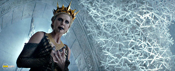 A still #13 from The Huntsman: Winter's War (2016) With Charlize Theron
