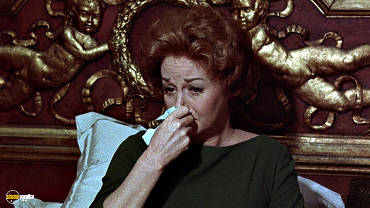 A still #30 from The Honey Pot (1967) With Susan Hayward