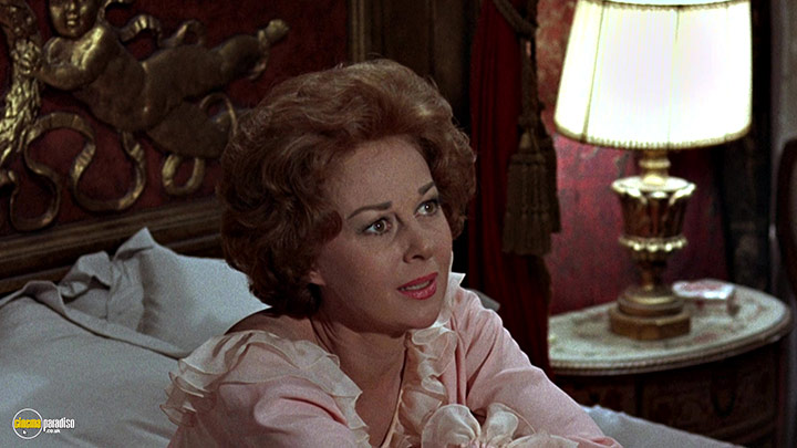 A still #22 from The Honey Pot (1967) With Susan Hayward