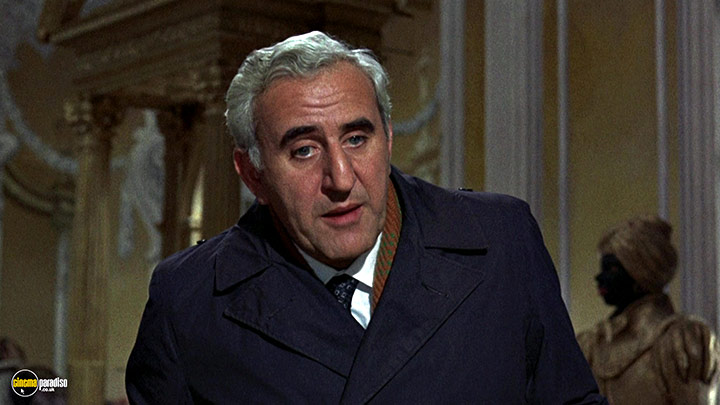 A still #8 from The Honey Pot (1967)