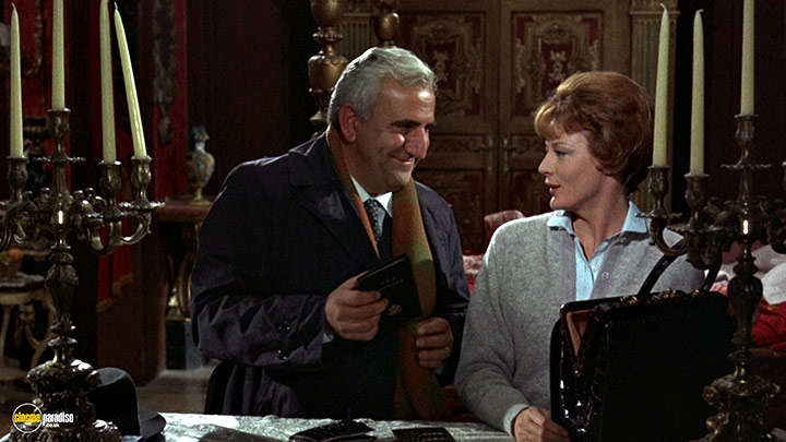 A still #17 from The Honey Pot (1967) With Susan Hayward