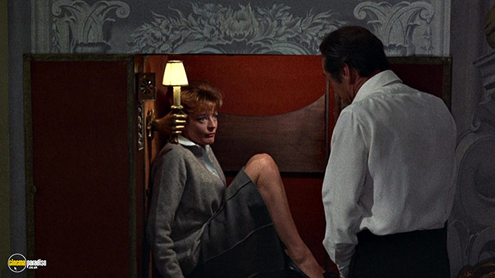 A still #13 from The Honey Pot (1967) With Susan Hayward