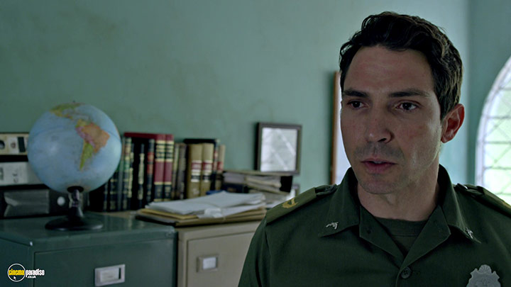 A still #55 from Narcos: Series 1 (2015) With Maurice Compte