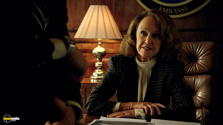A still #40 from Narcos: Series 1 (2015)