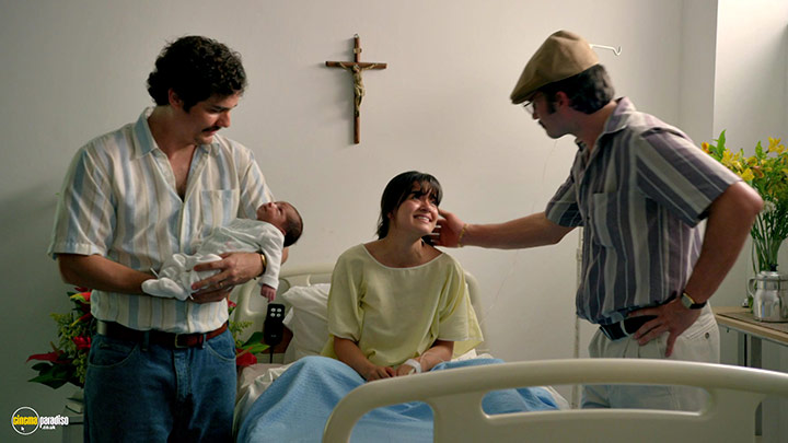 A still #25 from Narcos: Series 1 (2015) With Wagner Moura