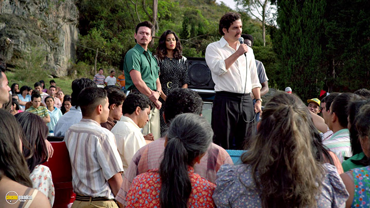 A still #22 from Narcos: Series 1 (2015) With Wagner Moura