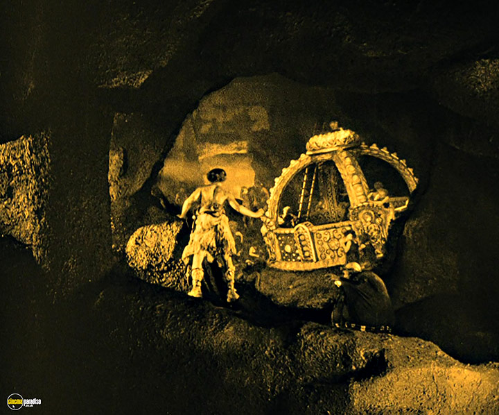 A still #12 from Die Nibelungen (1924)
