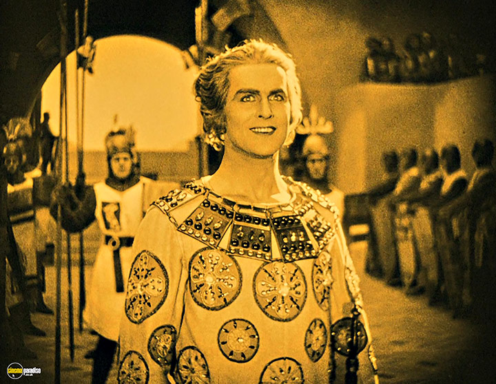 A still #20 from Die Nibelungen (1924) With Paul Richter