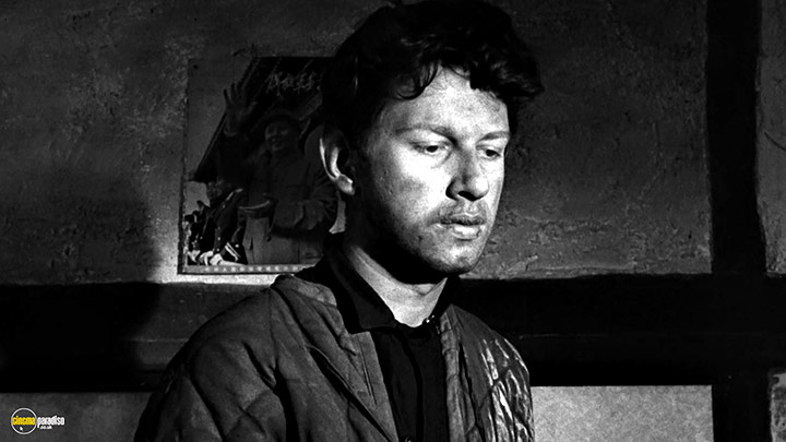 A still #30 from Captured (1959)