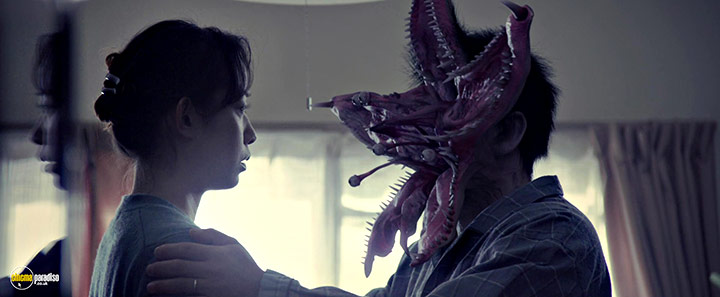 A still #33 from Parasyte: Part 1 (2014)
