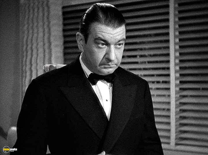 A still #10 from The Blue Dahlia (1946)