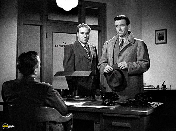 A still #12 from The Blue Dahlia (1946) With Tom Powers And William Bendix