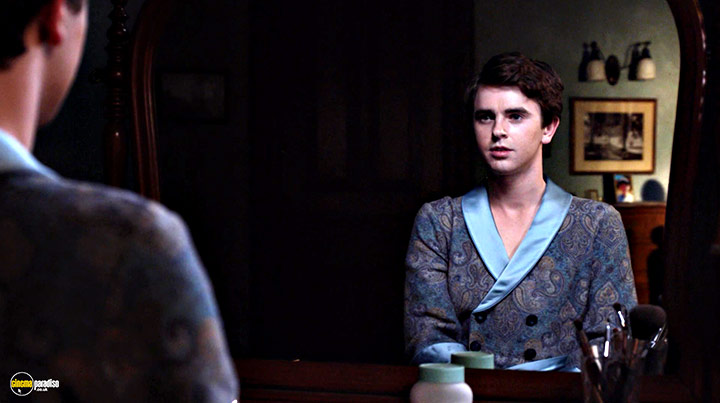 A still #32 from Bates Motel: Series 4 (2016) With Freddie Highmore